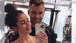 Seit der trennung von ihrem mann pietro lombardi provoziert die sängerin einen shitstorm nach dem anderen. Sarah Lombardi Und Julian Buscher Haben Geheiratet Erste Details People
