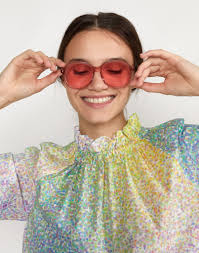 How Zenni drives record numbers & partners with the Chicago Bulls, Iris  Apfel, Rashida Jones, & more