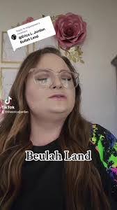 Kayla Bateson's Instagram, Twitter & Facebook