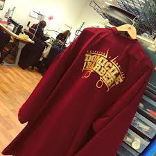 Une De Nos Plus Belle Creation Pour Domicilebarber Peignoir De Coiffure Barber Bordeaux Avec Personnalisation Or Peignoirdecoif Avec Images Coiffure Couture Instagram