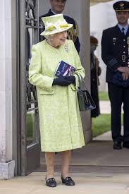 The last date to apply for the queen elizabeth commonwealth scholarship 2021 is 18th january 2021. Fashion Looks Der Style Von Queen Elizabeth Gala De