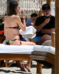 Jun 04, 2021 · elisabetta gregoraci fa chiarezza sulla presunta lite tra lei e antonella fiordelisi. Elisabetta Gregoraci Enjoying A Sunny Sunday In Forte Dei Marmi 20 Gotceleb