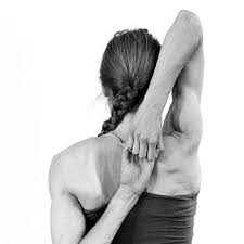 The yoga barn is an indigenous, rustic, spiritual space, set amidst terraced rice paddies in the mountain. Uber Yoga Yogaloft Dusseldorf