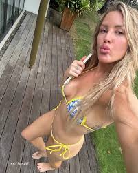 Ellie Goulding Big Tits Thong Bikini - Fappenist