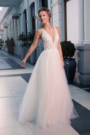 Du bist eine anspruchsvolle braut, die viel wert auf hochwertige materialien und eine exakte verarbeitung legt? Natali Bridal Brautkleider In Hamburg Brautmoden Isabel Hamburg