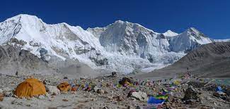 Der weg führte uns zumeist am fluss entlang das hunku valley talaufwärts. Baruntse Expedition 2021 Khumbu Shangri La Treks And Expeditions