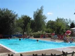 Jardin privatif fermé avec place de parking. Camping Ferme Pedagogique De Prunay In Seillac Loir Et Cher Camping Frankrijk Nl