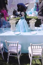 Frozen Disney Birthday Party Ideas Photo 19 Of 35 In 2020 Frozen Theme Party Frozen Birthday Centerpieces Frozen Themed Birthday Party