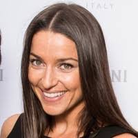 Samantha Saxton's Instagram, Twitter & Facebook