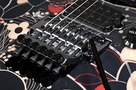 Rosewood fretboard (last 4 frets scallopped). Ibanez Jem77 Floral Pattern Ii Electric Guitar With Case
