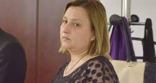 Abuzul în serviciu conform art.297 cod penal, fapta funcţionarului public care, în exercitarea atribuţiilor de serviciu, nu îndeplineşte un act sau îl cu aceeaşi pedeapsă se sancţionează şi fapta funcţionarului public care, în exercitarea atribuţiilor de serviciu, îngrădeşte exercitarea unui drept al. Revista 22