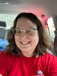 Jennifer Buxton's Instagram, Twitter & Facebook