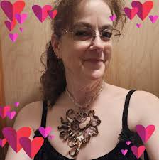 Barbara Minor's graphic beads; and bold Deco-pointillist enamelled florals;  have THOROUGHLY blown my mind. They'll blow your mind too, Pals. I  GUARANTEE it! http://www.barbaraminorenamels.com/  https://www.instagram.com/barbaraminorenamels/?hl=en