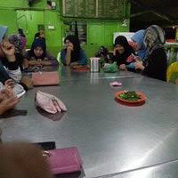 Famous, but average sobre ana ikan bakar petai. Kedai Ikan Bakar Tanjung Lumpur Food Court