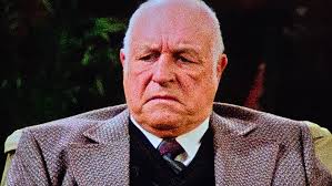 After exhaustive research, this would seem to be the ideal spelling for how  Alton Benes pronounces window.