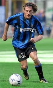 Check out christian vieri's rating, in game stats, prices and reviews on futwiz. Bobo Vieri 144 Goal With Inter Team Affiches De Football Football A Matter Of Life And Death