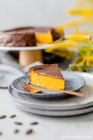 Zur Herbstzeit Gehort Ein Kurbiskuchen Einfach Zur Kaffeetafel Dazu Das Rezept Fur Den Saftigen Kurbiskuch Kurbiskuchen Rezepte Kurbiskuchen Kaffee Und Kuchen