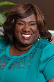 Natalie Elliott's Instagram, Twitter & Facebook