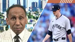 Pitt's Luke Cantwell smashes a tie-breaking homer in the ninth