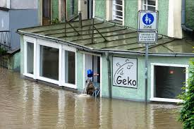 Die hochwasserlage in der stadt passau entspannt sich leicht. Hochwasser Katastrophenalarm In Passau Und Rosenheim Panorama Badische Zeitung