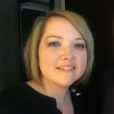 Laura Lashley's Instagram, Twitter & Facebook