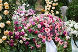 Your favorite blooms — from roses and peonies to lilies and daisies — send specific messages that the meaning of these gorgeous flowers varies depending on the hue. The Meaning Of Funeral Flowers Legacy Com