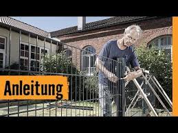 Gabionen / zaungabionen und steinkörbe jetzt bei hornbach österreich online bestellen! In Dieser Meisterschmiede Anleitung Zeigen Wir Dir Schritt Fur Schritt Wie Du Einen Doppelstabmattenzaun Ganz Einfach Nac Doppelstabmattenzaun Zaun Gartentore