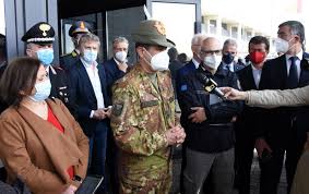 Il generale francesco paolo figliuolo, commissario straordinario per l'emergenza sanitaria, promuove. Il Generale Figliuolo Agli Hub Vaccinali Di Bergamo E Dalmine Qui Luogo Di Rinascita Cronaca Busto Arsizio