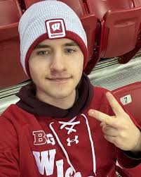 LETS FRIGGIN #GOBADGERS @badgermhockey