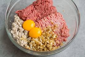 Masukkan daging sapi giling dan jamur champignon lalu tambahkan sedikit air. Resep Masak Tim Telur Daging Yang Simpel Dan Praktis Lembut Banget