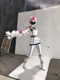 ホワイトユニコーン 宇那月ブログ パワーレンジャー 着ぐるみ きぐるみ