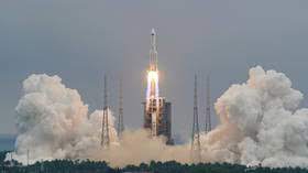 Cnn reports that the us space command is tracking the rocket, though a specific reentry location can't be pinpointed until just hours before reentry. 3h4er70bckuwfm