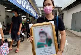 จากกรณีเหตุการณ์ที่พลุตะไลที่ใช้จุดในงานเผาศพพุ่งตกลงมาใส่ศีรษะ เด็กหญิงณัฐชา สวัสดี หรือน้องมิ๊นท์ อายุ 10 ปี นักเรียนชั้น ป.3 โรงเรียนอาจ. X2q5g 0ymngsvm