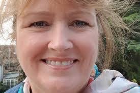 Julian Hooper's Instagram, Twitter & Facebook