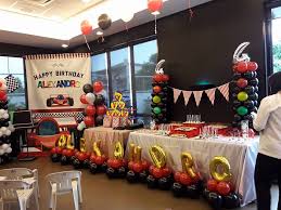 Themed table decorations give the green light for fun! Race Car Theme Ryane S Balloon Decorations Las Pinas Facebook