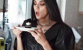 .αέρα, αποχώρησε η άννα μαρία βέλλη, αφού πρώτα είχε αποχωρήσει την προηγούμενη εβδομάδα η ρεπορτάζ είναι πως μεθαύριο σάββατο δεν θα βρίσκεται η άννα μαρία βέλλη στην εκπομπή. Mantw Gasteratoy Gia Anna Maria Bellh Elpizw Otan Bgei Apo To Survivor Na Mhn Sokaristei Me Ayta Poy 8a Dei Kai 8a Diabasei Iciao