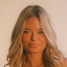 Sara Lynn's Instagram, Twitter & Facebook