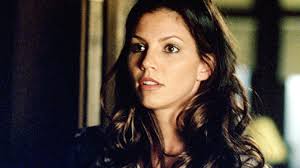 Her family moved around often. Sonmjkqzcs8zum