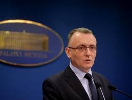 Sorin cîmpeanu, ministrul educaţiei, a declarat la b1 tv că „este inacceptabilă continuarea pierderii prin sistemul de învăţământ online şi că în acest moment varianta luată în calcul este începerea şcolii din 13 septembrie, în format fizic. „suntem în contact permanent şi cu ministerul sănătăţii, şi cu insp, şi cu valeriu gheorghiţă, coordonatorul campaniei. Sorin Cimpeanu Examenele NaÈ›ionale RÄƒman La Datele Stabilite Structura Anului È™colar Nu Se SchimbÄƒ Pentru Clasele Terminale VacanÈ›a Intre 2 Aprilie È™i 4 Mai Pentru Celelalte Libertatea