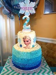 Here S The Frozen Birthday Cake That I Made For My 2 Year Old Daughter Rylee This Is A Two La Frozen Birthday Cake Frozen Theme Cake 2 Year Old Birthday Cake