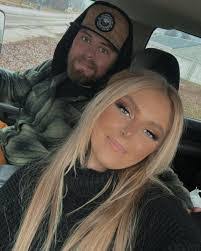 Nicole Whiting's Instagram, Twitter & Facebook