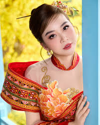 𝐀́ 𝐇𝐀̣̂𝐔