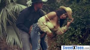 Hot Black Cowgirl Enjoys Some Outdoor Sex At The Camp - XNXX.COM