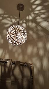 Teure Lampen Kaufen War Gestern Diy Lampe Aus Einem Weidenball Diy Lampe Savemoney Schattenspiel Lampen Lamp Lampen Kaufen Diy Lampen Diy Deckenlampe