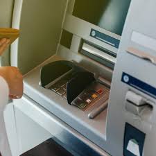 Cara transfer uang dari atm bca ke lain bank. Cara Mengambil Uang Di Atm Bri Dengan Aman Jangan Sampai Lupa Pin Bisnis Liputan6 Com
