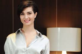 توبا بويوكستون تدعو إلى دعم أطفال لبنان بعد إنفجار المرفأ مشاهير العالم. Ø¨Ø¹Ø¯ Ø§Ù†ÙØµØ§Ù„Ù‡Ø§ Ù…Ø±ØªÙŠÙ† Ø§Ù„Ù†Ø¬Ù…Ø© Ø§Ù„ØªØ±ÙƒÙŠØ© ØªÙˆØ¨Ø§ Ø¨ÙˆÙŠÙˆÙƒØ³ØªÙˆÙ† ØªØ«ÙŠØ± Ø§Ù„Ø¬Ø¯Ù„ Ø¨ØªØµØ±ÙŠØ­Ø§ØªÙ‡Ø§ Ø¹Ù† Ø§Ù„Ø²ÙˆØ§Ø¬