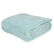Alles was ihr dazu benötigt sind wolle und eine. Decke Blau 150x230 Chaleur Maisons Du Monde