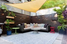 Backyards makeovers outdoor rooms landscaping and hardscaping. Before And After 4 Backyard Makeovers With Space Saving Ideas