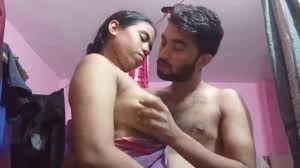 Boobs sucking aur lund chusayi wali Desi Couple Sex Video