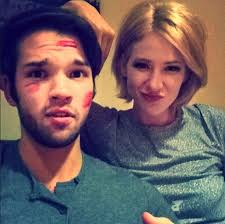 PICS] London Elise Moore & Nathan Kress Engaged After 4 Months